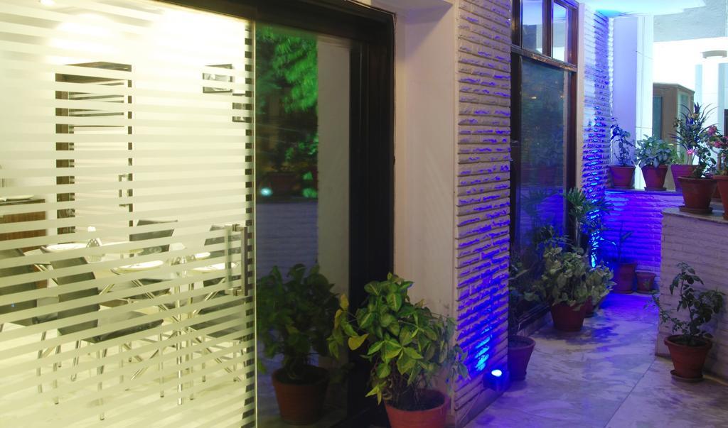 Hotel Deer Parkk New Delhi Ngoại thất bức ảnh