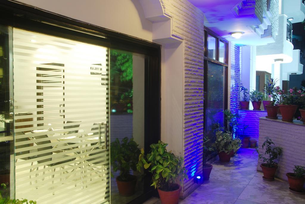 Hotel Deer Parkk New Delhi Ngoại thất bức ảnh