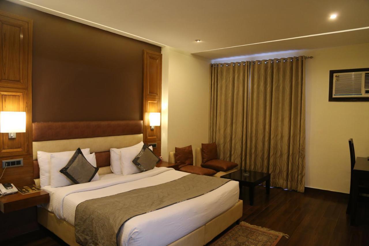 Hotel Deer Parkk New Delhi Ngoại thất bức ảnh